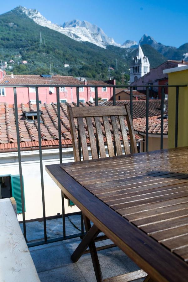 Carrara Bella Acomodação com café da manhã Exterior foto