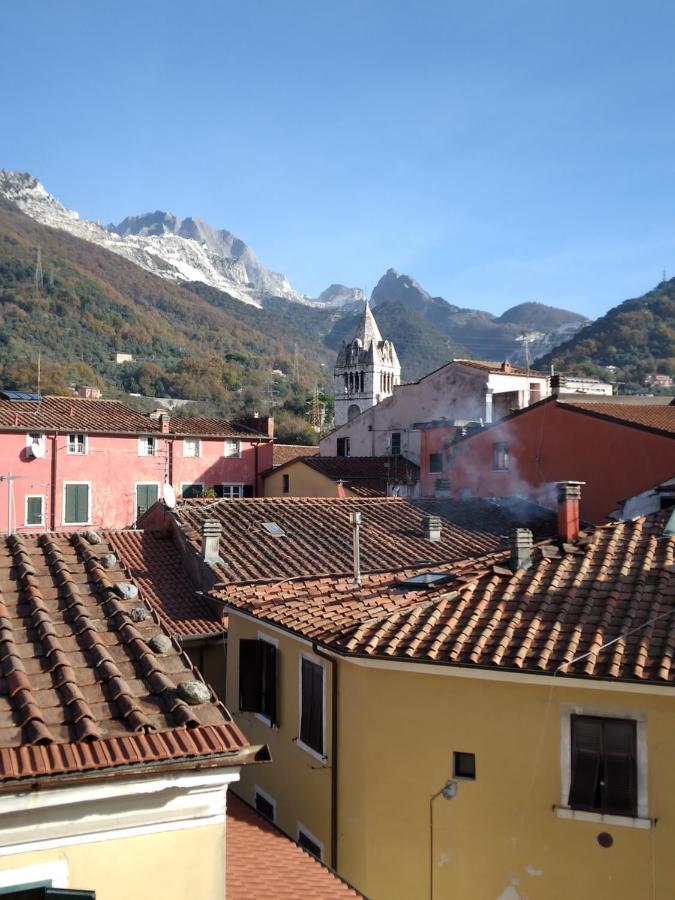 Carrara Bella Acomodação com café da manhã Exterior foto