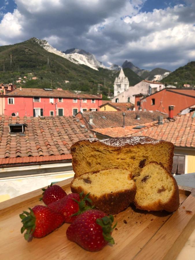 Carrara Bella Acomodação com café da manhã Exterior foto